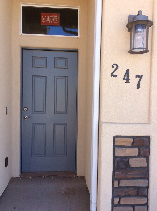 Foto del edificio - 3 Bed 2 Bath Townhome in Hurricane