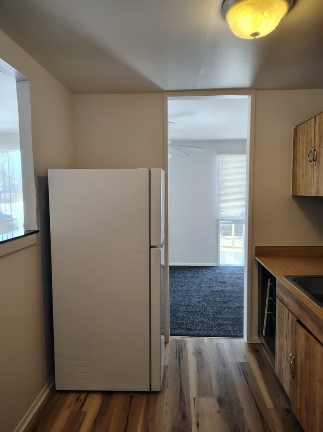 Photo - Beautiful and Spacious 2 Bedroom Apartment for Rent!