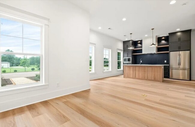 Foto del edificio - 580 Pride Ave