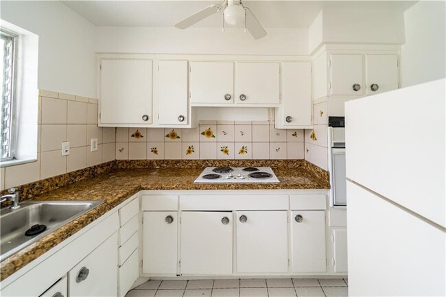 Foto del edificio - 1241 W River Dr