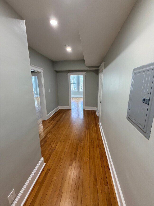 Foto del edificio - 32 Park Vale Ave