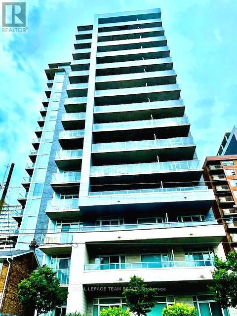 Photo du bâtiment - 255-255 Bay St