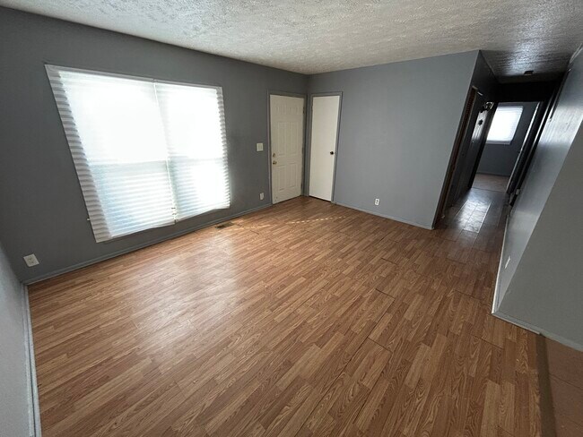 Foto del edificio - 1011 Moore St