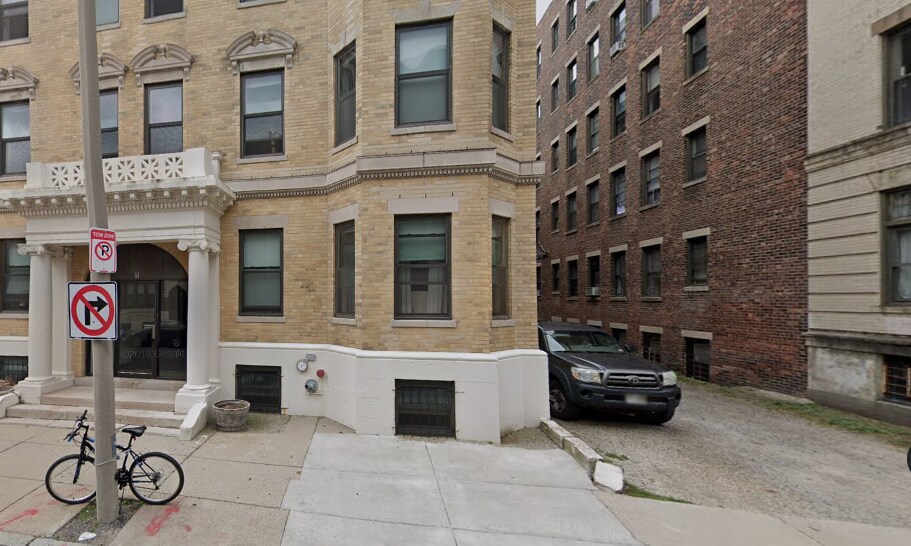 Building Photo - 12 Royce Rd