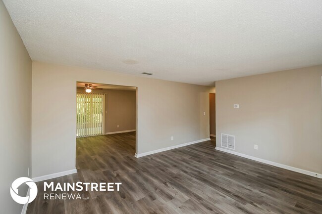 Building Photo - 1448 Raven Dr S