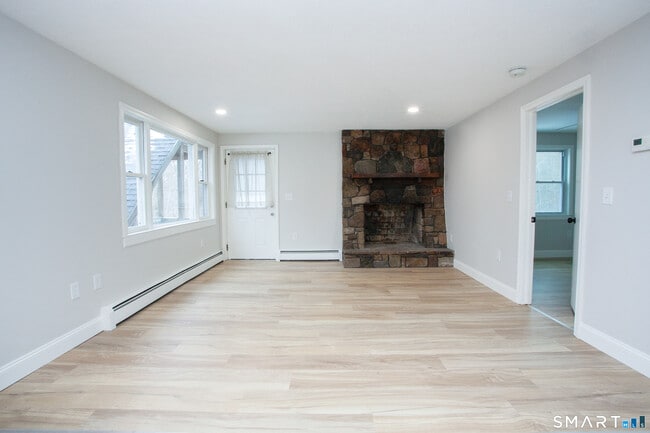 Building Photo - 366 Albany Turnpike