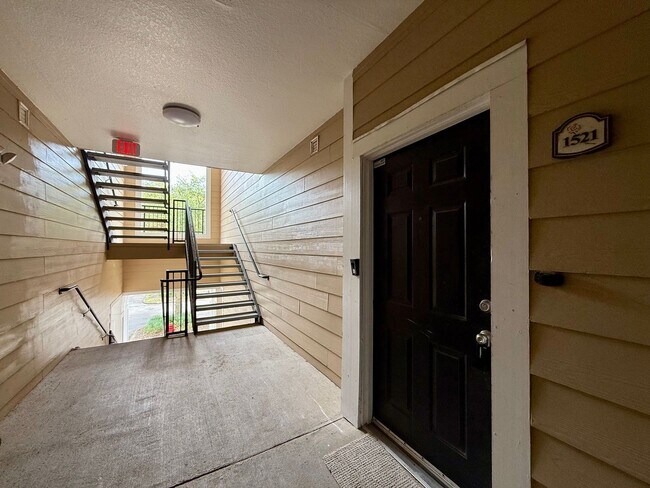 Foto del edificio - Bright and updated 3-bedroom, 2-bath condo