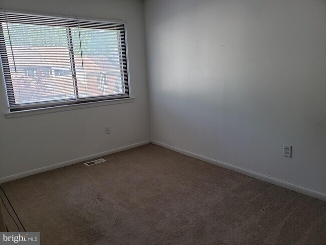 Foto del edificio - 327 Barton Run Blvd