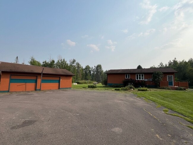 Building Photo - Beautiful 3 Bedroom Home in Alborn