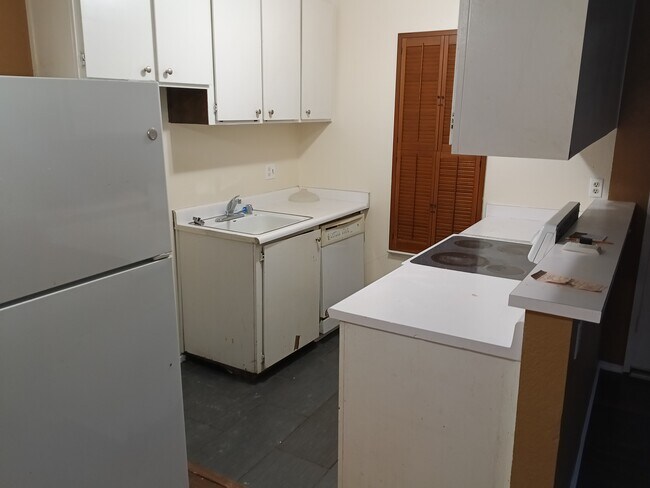 Foto del edificio - 6724 Plymouth Rd