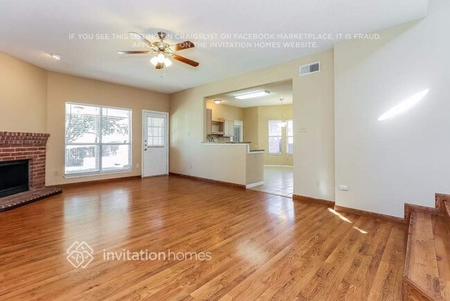 Building Photo - 2101 Larkspur St