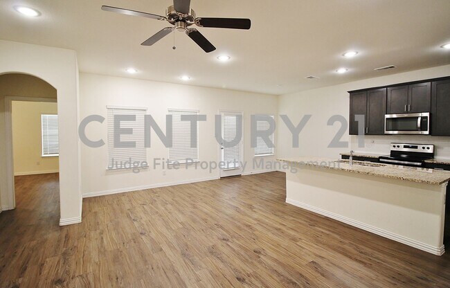 Building Photo - Gorgeous 4/2/2 in Mabank Ready For Move-in!