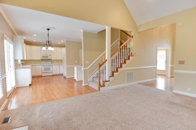 Building Photo - 525 Ashbry Run Dr