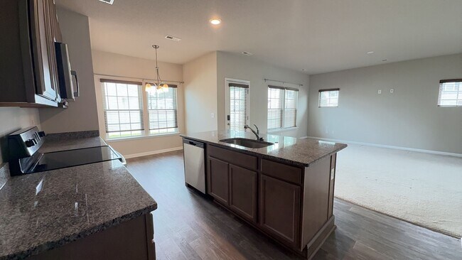 Building Photo - Beautiful 4BR Home with Open Floor Plan in Suffolk