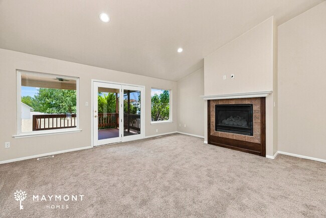 Building Photo - 421 W Littler Dr