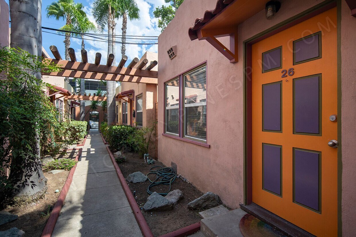 Foto principal - *OPEN HOUSE: 6/21 9:30-10:30AM* 1BR Betwee...