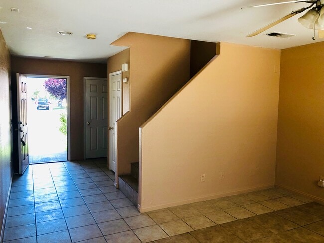 Building Photo - 40350 Maravilla Dr