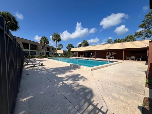 Building Photo - 4175 Oak Terrace Dr