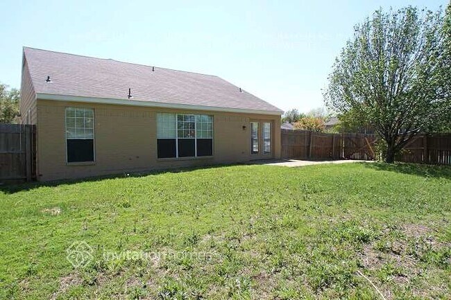 Foto del edificio - 501 Kalmia Dr