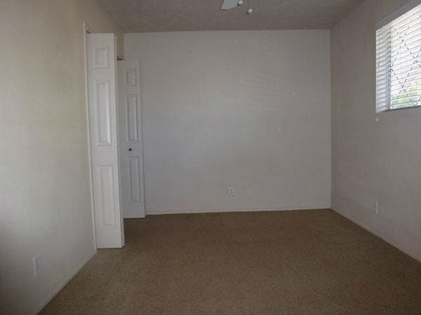 Building Photo - 4 bedroom home  - Dog Friendly!