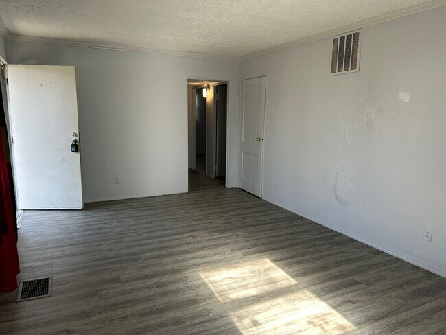 Foto del edificio - 946 S Hampton Rd