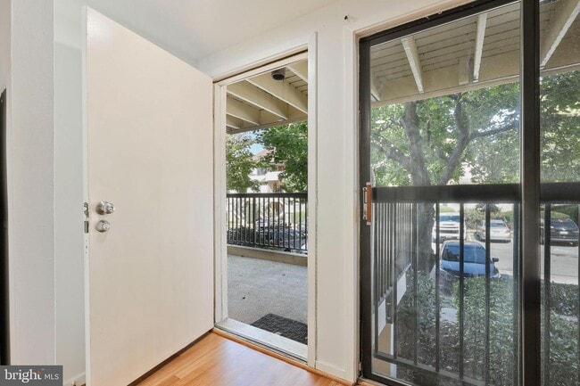 Building Photo - 9837 Hellingly Pl