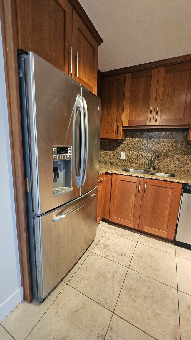 Photo - 230 E Broadway Apartment