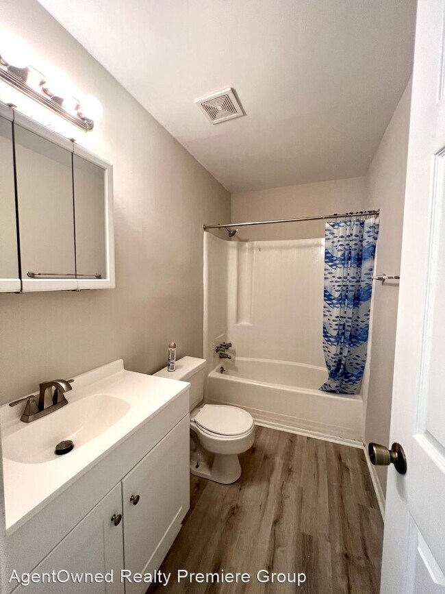 Building Photo - 2 br, 1 bath House - 807 A Sandpiper Drive