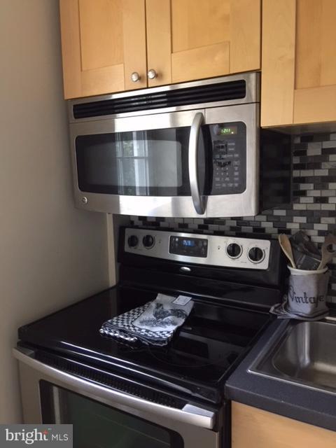 Foto principal - 1721 Queens Ln
