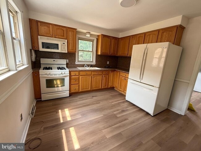 Foto del edificio - 1236 Oak Ln