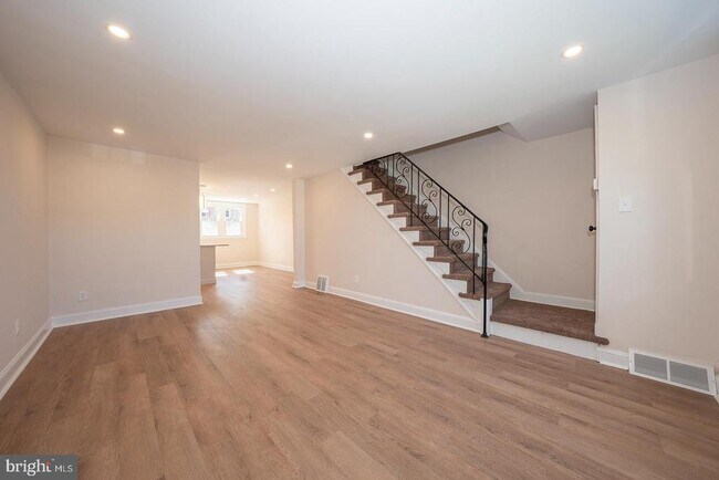 Building Photo - 239 Westbrook Dr