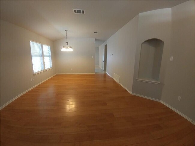Building Photo - 14741 Montoro Dr