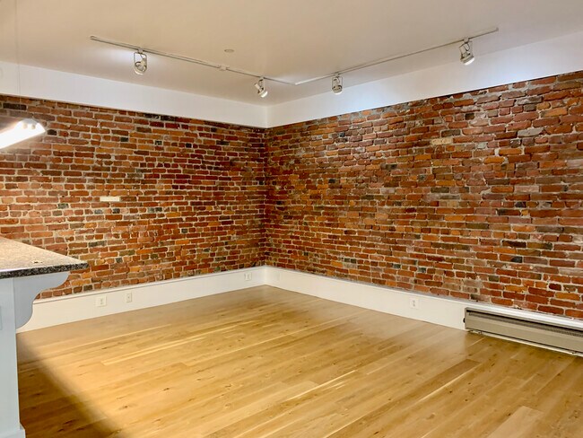 Building Photo - 41 Osgood Pl