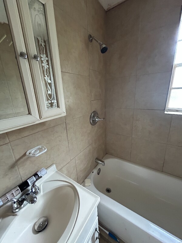 Foto del edificio - 2620 Wilkins Ct