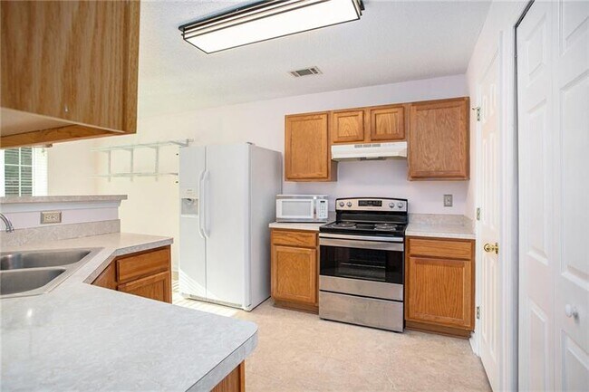 Building Photo - 2290 Charleston Walk SE