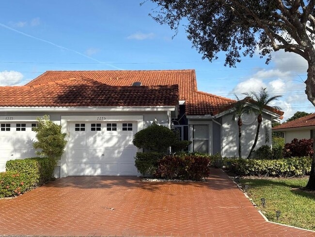 Building Photo - 7275 Summer Tree Dr