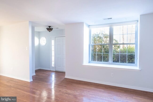 Building Photo - 111 Briarcliff Ct