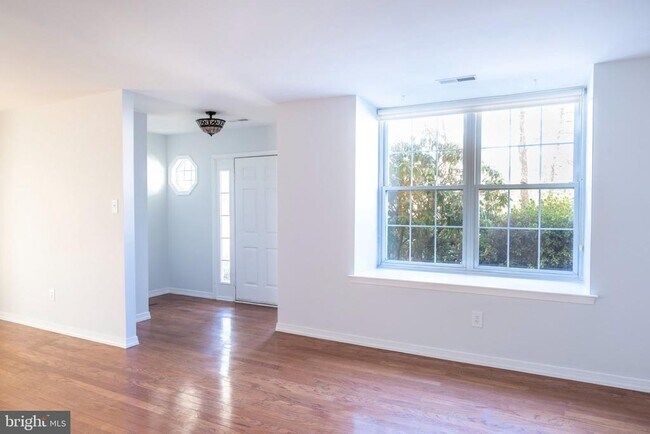 Foto del edificio - 111 Briarcliff Ct