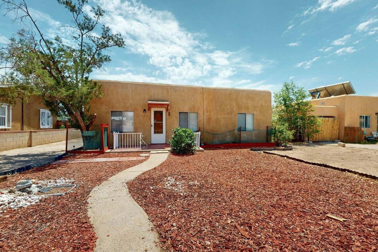 NEAR NORTH VALLEY PUEBLO 2 Bedroom 1 Bath... - NEAR NORTH VALLEY PUEBLO 2 Bedroom  1 Bath...