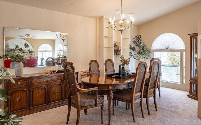 Building Photo - FULLY FURNISHED - LONG TERM RENTAL 3 Bedro...