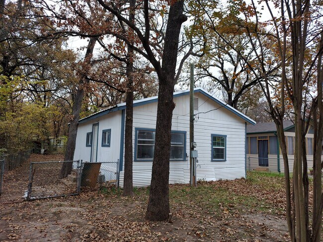 Building Photo - 139 Arrowhead St