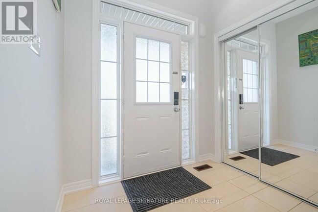 Photo du bâtiment - 5520 Meadowcrest Ave