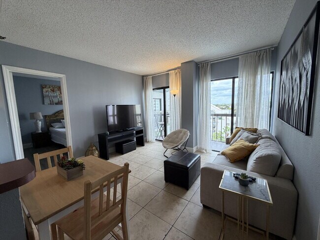 Building Photo - "Spacious 2-Bed, 2-Bath Condo Retreat in the Heart of Orlando!"