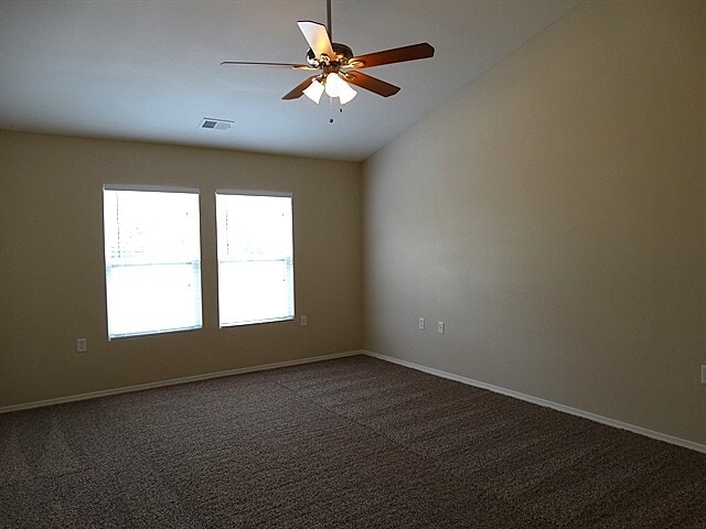Foto del edificio - 10916 Thousand Oaks Dr