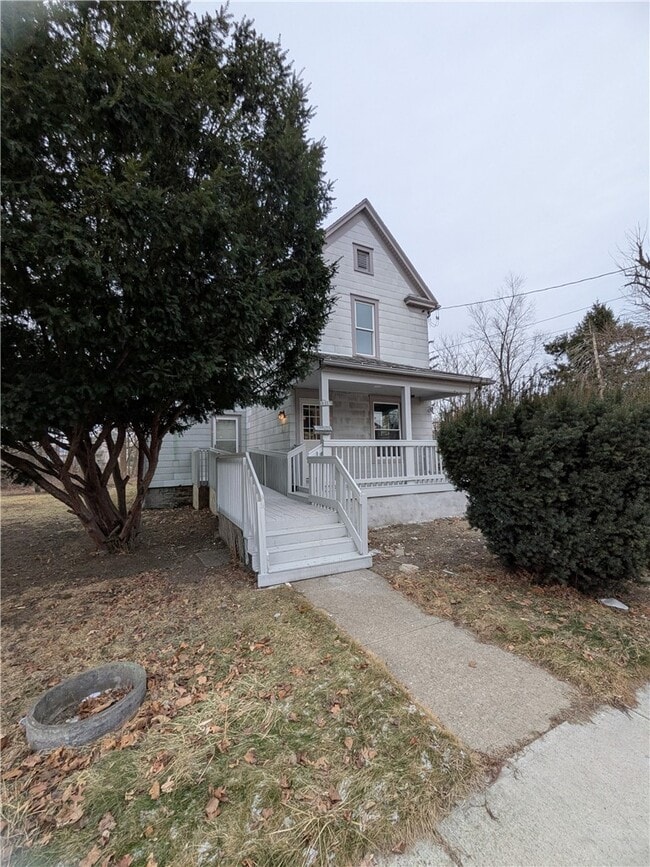 Building Photo - 315 Sullivan St