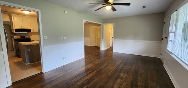 Foto del edificio - 1120 Stratford Rd