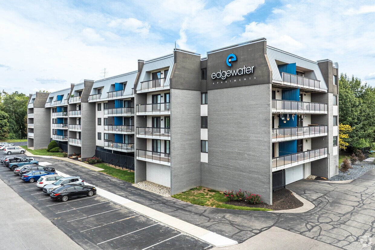 Foto principal - Edgewater Apartments