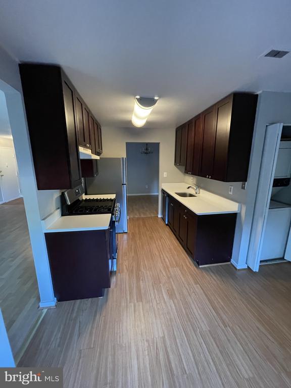 Foto del edificio - 8717 Hayshed Ln