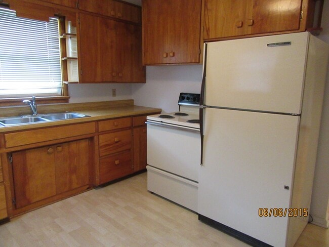 Building Photo - 720 11th Ave N