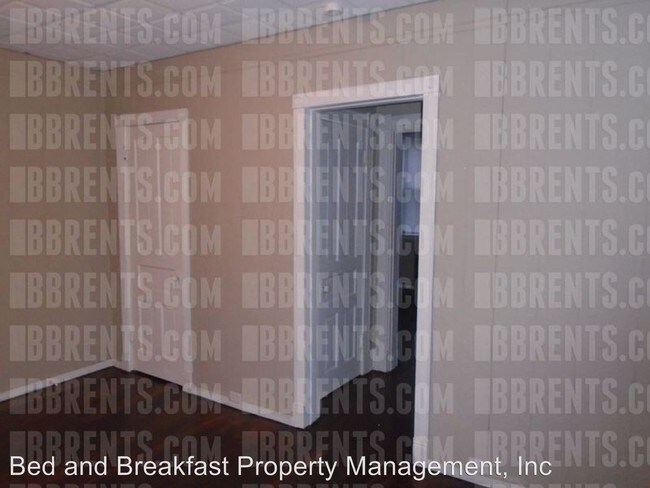 Building Photo - 3 br, 1.5 bath House - 1698 Sherman Avenue,